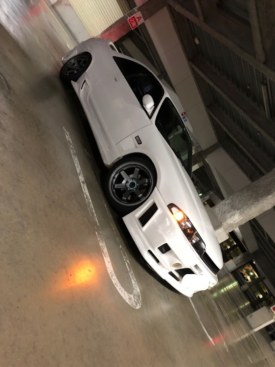 スカイラインのスカイライン・お買い物・車高がに関するカスタム事例の投稿画像1枚目