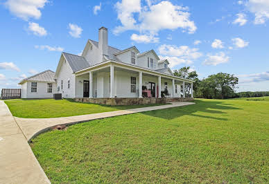 Farmhouse with pool 8