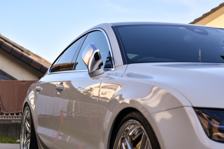 S7 スポーツバックの納車1年記念・下地処理・セルフコーティング・ポリッシャー磨き・夕暮れに関するカスタム事例の投稿画像3枚目