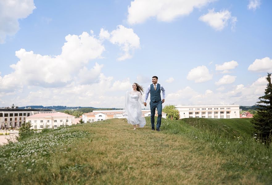 Fotógrafo de casamento Yuliya Burdakova (juliburdakova). Foto de 8 de julho 2021