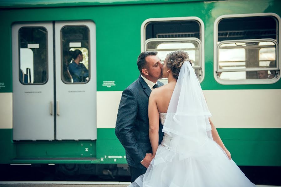 ช่างภาพงานแต่งงาน Zoltán Varju (varjufoto) ภาพเมื่อ 27 สิงหาคม 2021