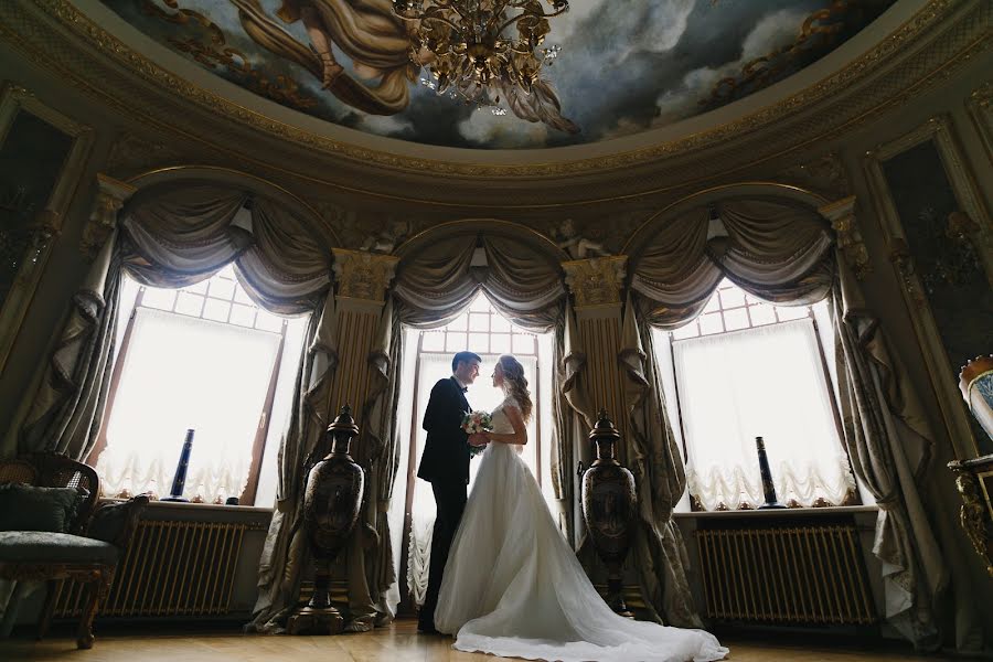 Fotógrafo de casamento Olga Roskina (fotozaz). Foto de 9 de abril 2018