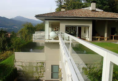 House with garden and terrace 2