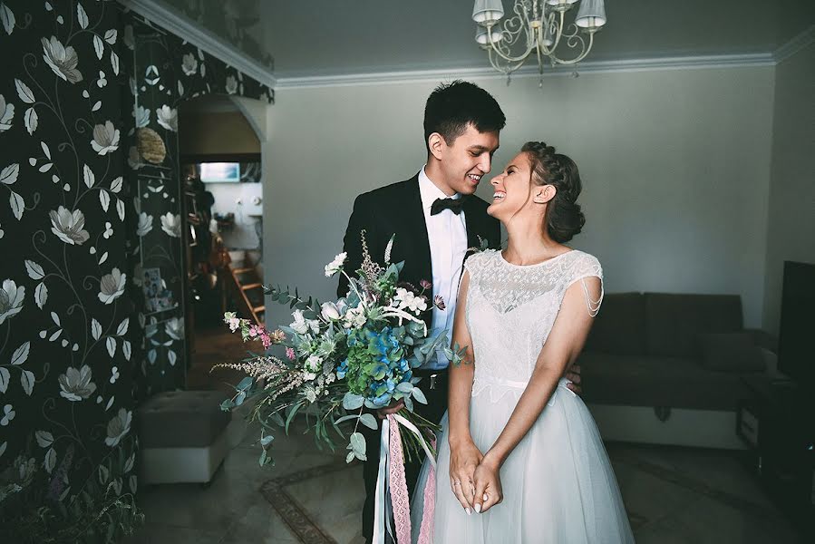 Wedding photographer Denis Khuseyn (legvinl). Photo of 21 November 2017