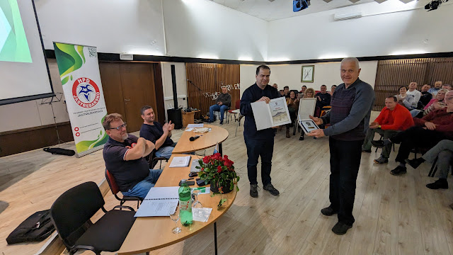 Dražen Lovreček primo plaketu HPS-a