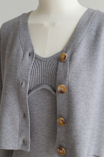Title 16, Fashionable Short Cardigan Suspender Knitted Dr...
