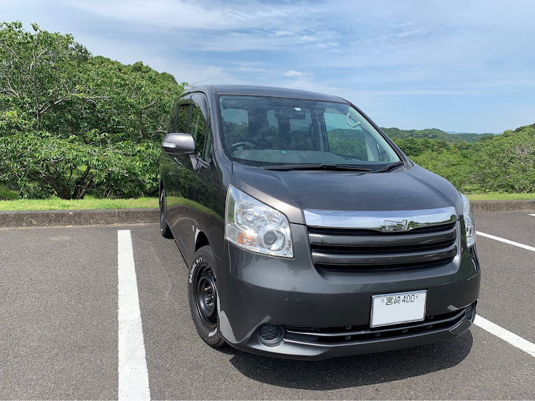 ノアの4ナンバー化・アウトドアしたい・車中泊したい・トランポ仕様に関するカスタム事例の投稿画像1枚目