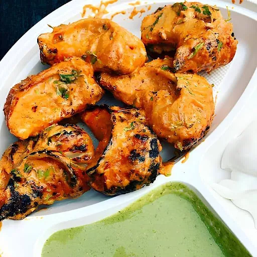 Achari Chicken Momos