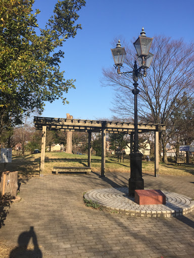 東屋と街灯