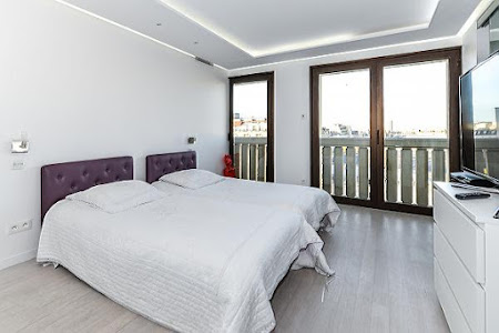 Master bedroom at Trocadero Penthouse Serviced Apartment, Champs Elysee