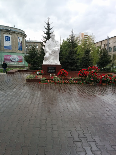 памятник Богаткову