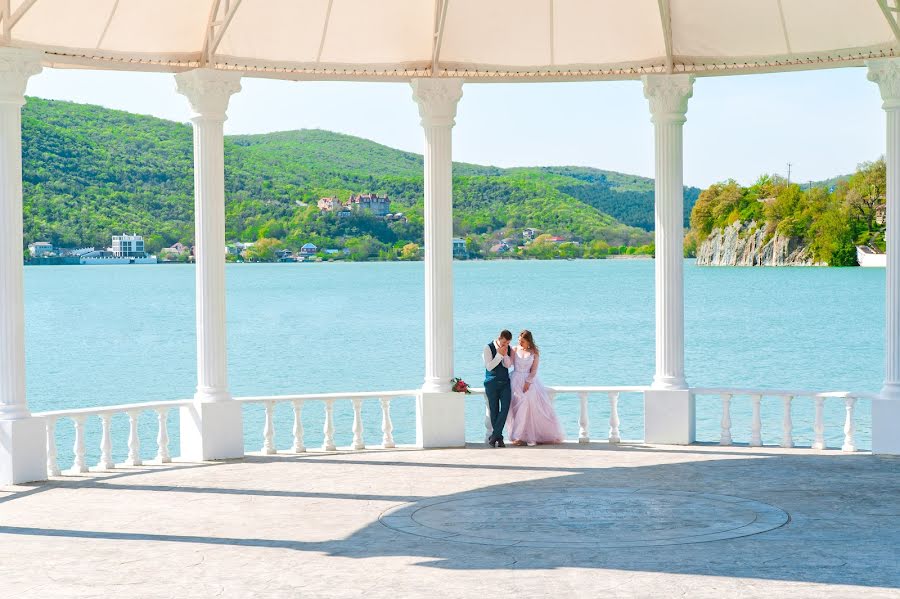 Fotógrafo de casamento Denis Lukyanov (luknok). Foto de 5 de junho 2019