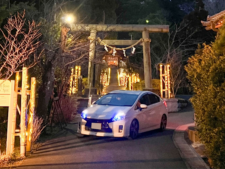 プリウスのやってやりますよ〜👍・サンルーフの中に夢いっぱい❤️・クルマ熱ダダ下がり😨・フルーツ好きのオジさん🍓🍌🥸・ワイルドポークに気をつけないと😅に関するカスタム事例の投稿画像2枚目