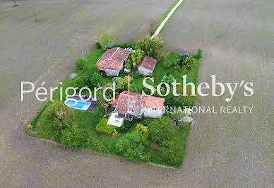 House with pool and garden 2