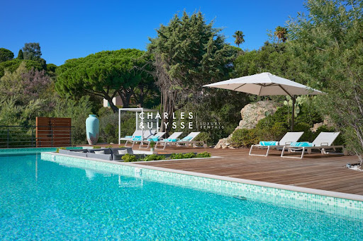 Seaside villa with pool 5