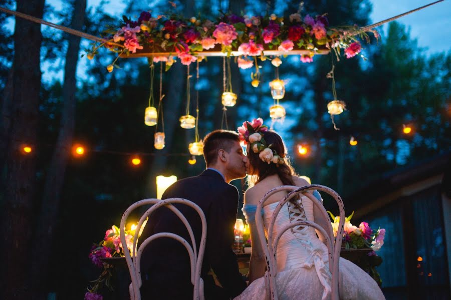 Fotógrafo de casamento Oleg Kislyy (sour). Foto de 17 de março 2017