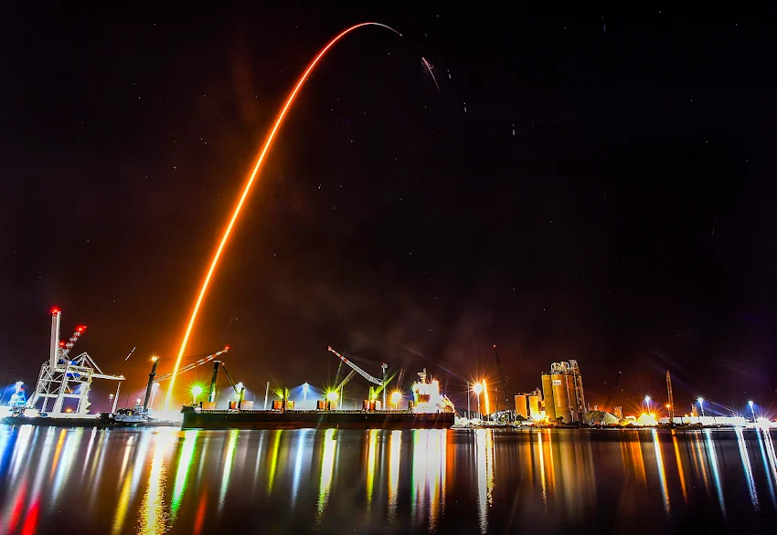 Lansiranje svemirske rakete sa četiri astronauta