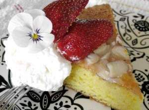 A tasty, light, tea cake with many delicious ways to add your own special touch.
No wheat, just tender almond flour makes this cake a unique, tender, and healthy treat!