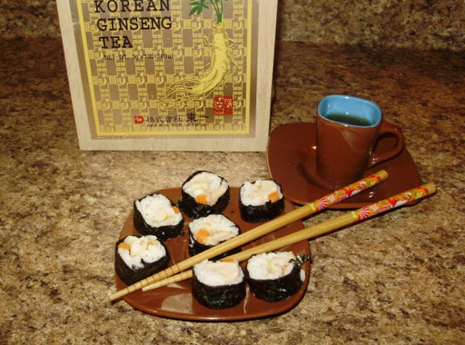 Veggie and Rice sushi with Korean ginseng tea is a nice afternoon snack.