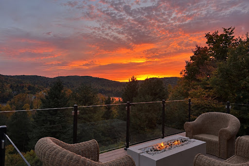 House purchase in Mont-Tremblant (Canada) with garden and terrace