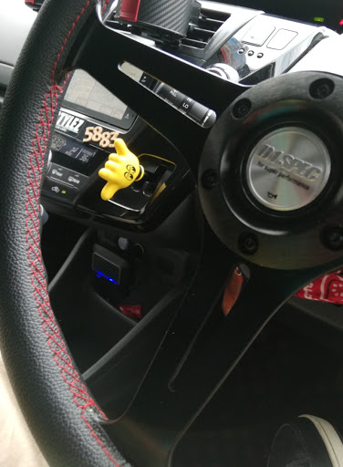 プリウスa Zvw41wのシフトノブ交換 プリウスa ムーンアイズ 熱中症に気をつけて に関するカスタム メンテナンスの投稿画像 車のカスタム情報はcartune