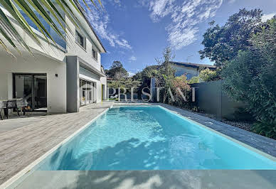 Maison avec piscine et terrasse 20