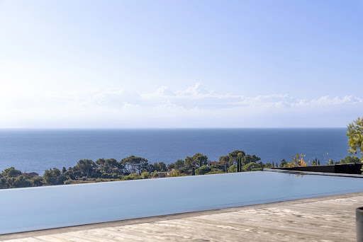 Villa with pool 5