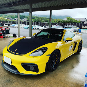 ケイマン GT4