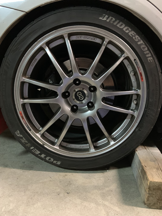 WRX STIのホイールナット交換に関するカスタム事例の投稿画像2枚目