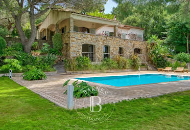 Villa with pool 18