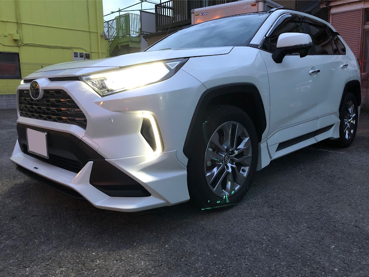 RAV4の洗車・ドアパンチ・へこむわ・ＲＡＶ4に関するカスタム事例の投稿画像1枚目