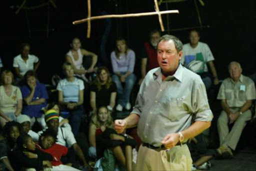 Dave (David)Rattray, the internationally celebrated KZN public speaker and story teller drove all the way from Natal to tell the Battle Of Isandlwana which was very thrilling. Pic. Muntu Vilakazi. Circa 2004. © Sunday Times. FM. 2/2/07. PG 65. David Rattray.