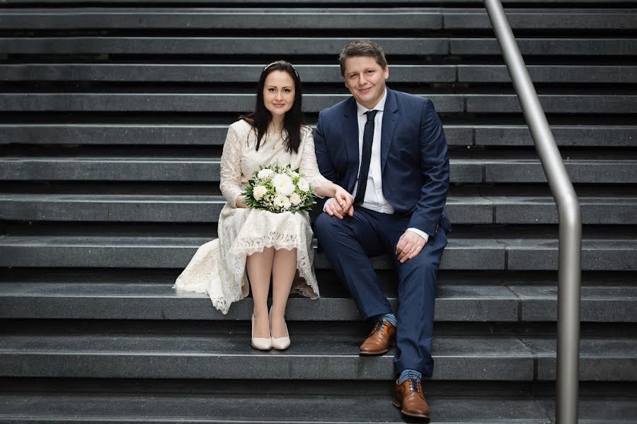 Fotógrafo de casamento Viktoria Shabalina (vikashabalina). Foto de 19 de junho 2018