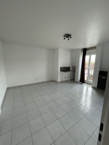 Location  appartement 2 pièces 37.67 m² à Lamorlaye (60260), 825 €