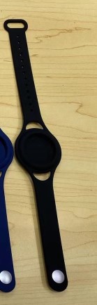 Title 7, Apple AirTags compatible liquid silicone watch ...