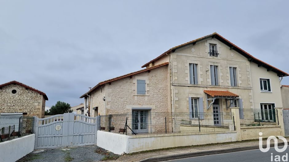 Vente maison 8 pièces 235 m² à Saint-Sulpice-de-Royan (17200), 496 800 €