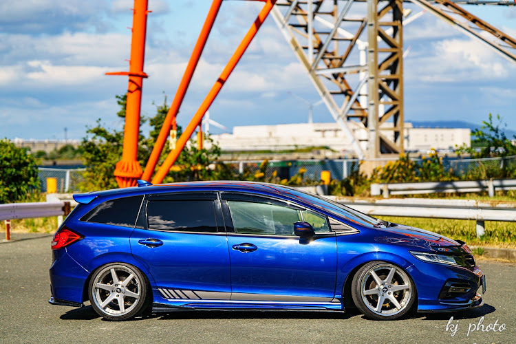 ジェイドのBLITZ DAMPER ZZR  Spec DSC PLUS・WORK ZEAST BST1・カメ活・構図の変化・毒の盛り盛り＆増々wwwに関するカスタム事例の投稿画像1枚目