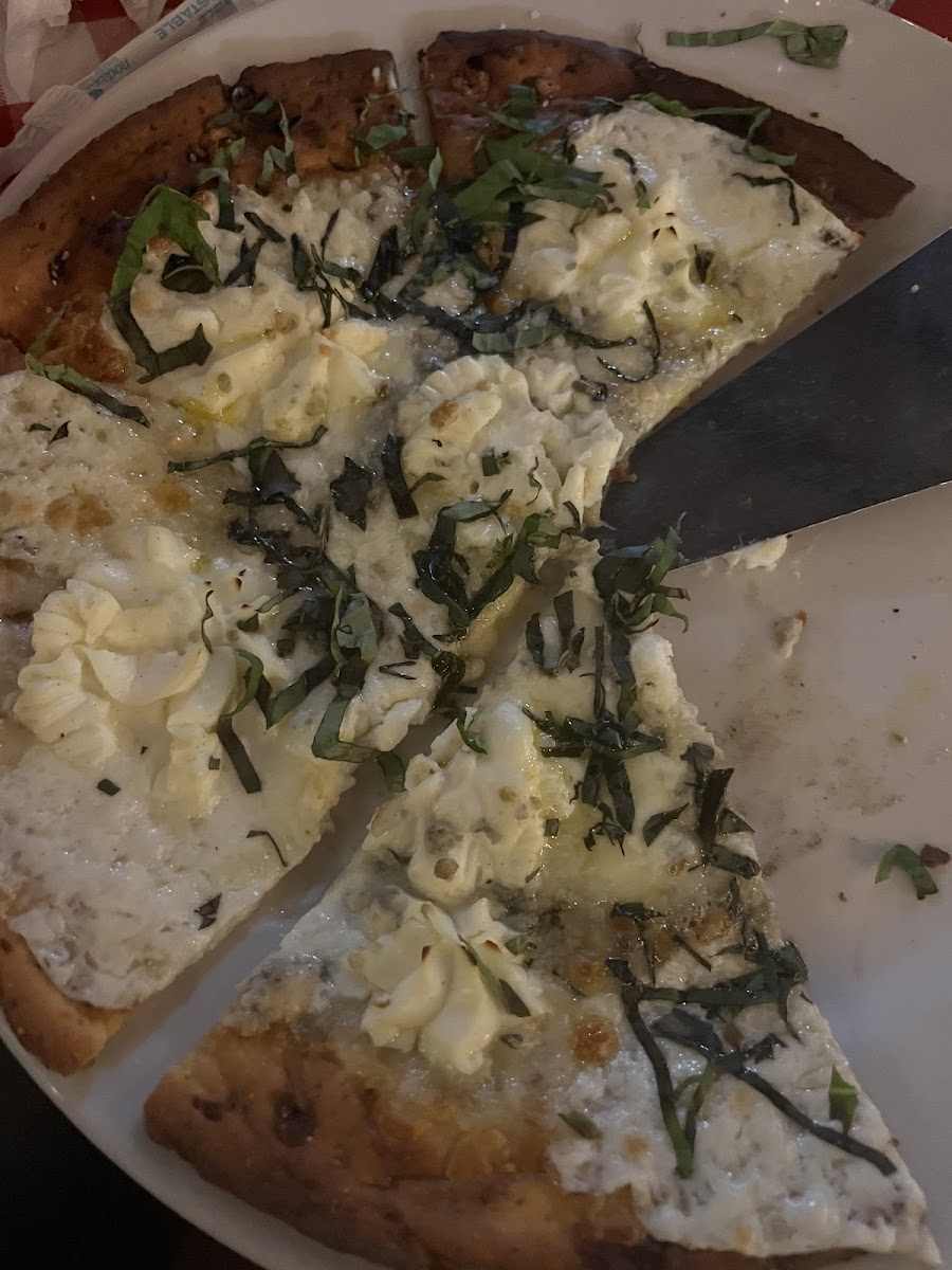 Cauli crust quatro formaggio - was really good!