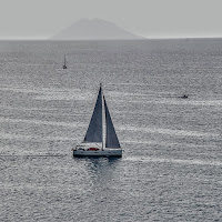 Una barchetta in mezzo al mare... di mattemeo02