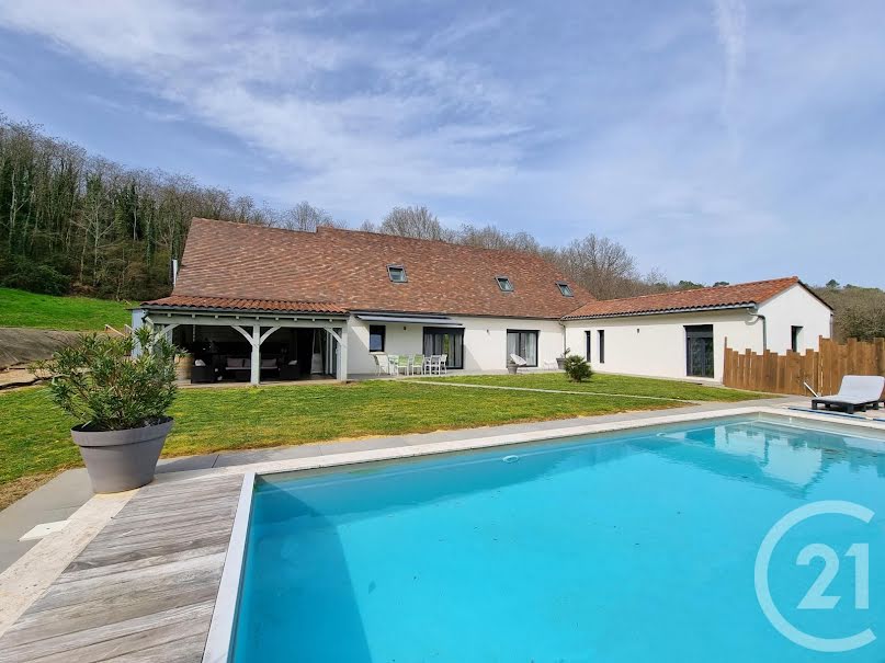 Vente maison 8 pièces 228.05 m² à Saint-Vincent-le-Paluel (24200), 499 000 €