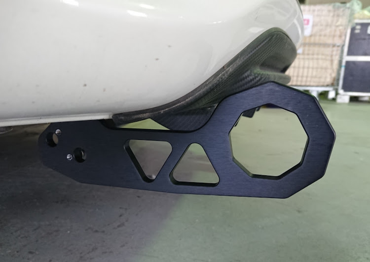 シャトルの牽引フック・牽引フック取り付け・ダミー牽引フック・フック・牽引に関するカスタム事例の投稿画像1枚目