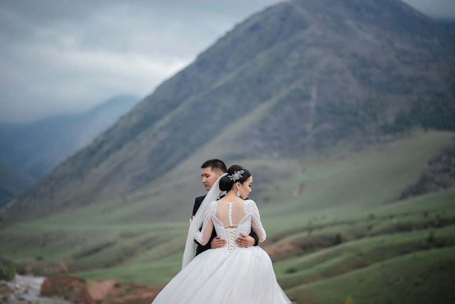 Fotógrafo de casamento Ermek Zhenishov (ermek). Foto de 2 de junho 2019