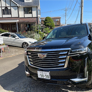 エスカレード