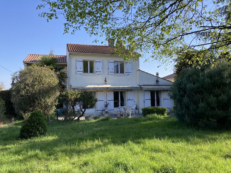 Vente maison 8 pièces 240 m² à Angouleme (16000), 289 000 €