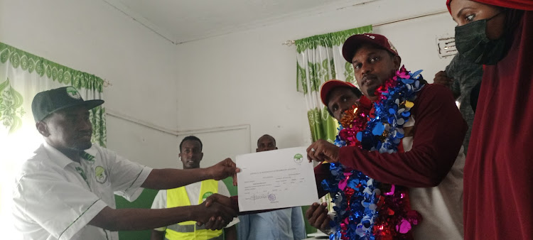 Garissa Township UDM MP candidate receives his clearance certificate from IEBC