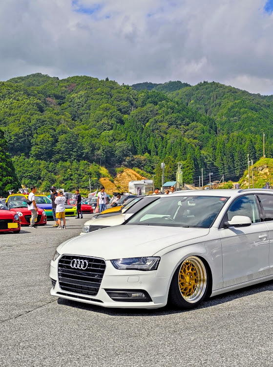 A4 アバントのA4 アバント・#エアサス・低床モラトリアム・アウディ・イベント参加に関するカスタム事例の投稿画像3枚目