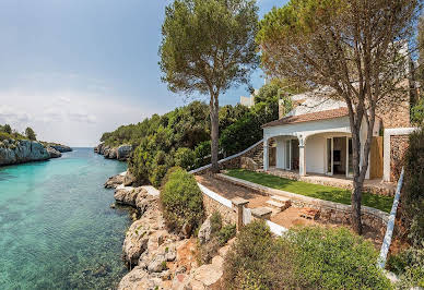 Maison avec piscine et jardin 17