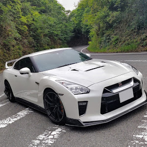 NISSAN GT-R