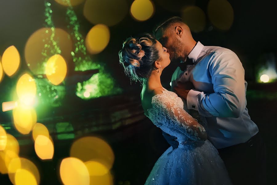 Fotógrafo de casamento Claudiu Boghina (claudiuboghina). Foto de 4 de junho 2018