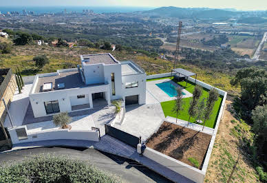 House with garden and terrace 2